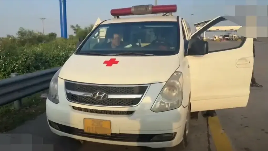 CSGT phát hiện xe cứu thương ‘dởm’ trên cao tốc 